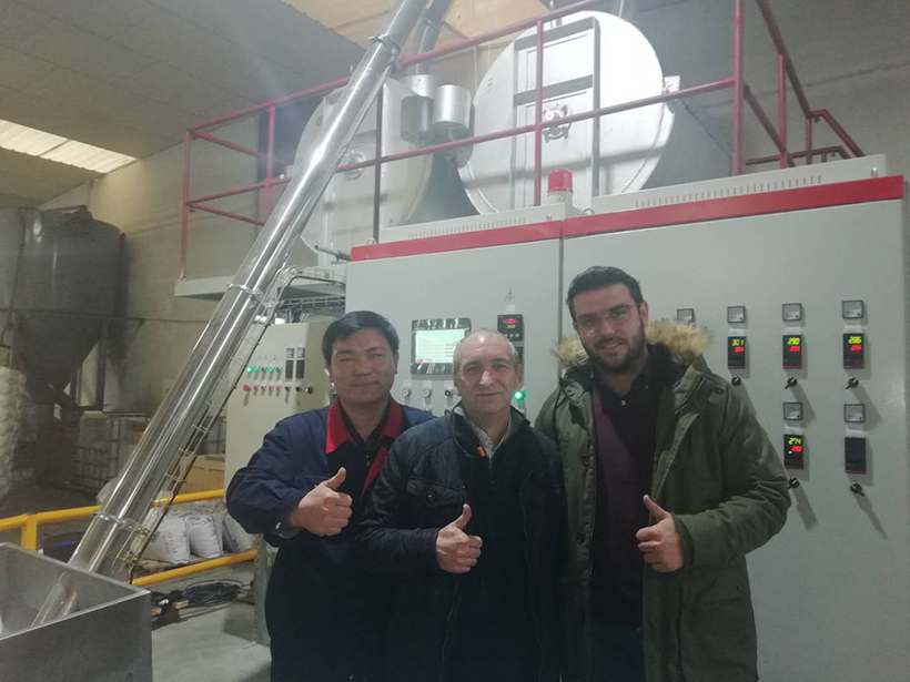 2019年1月，鲁普耐特为西班牙客户定制的PET拉丝机顺利调试成功