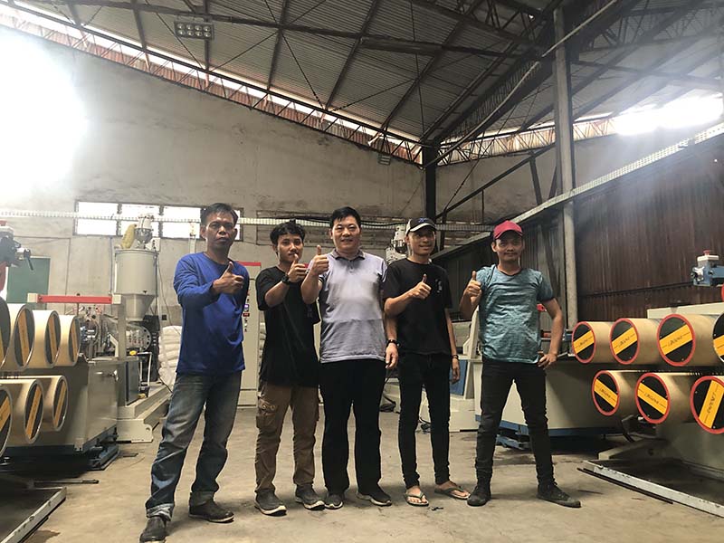 鲁普耐特前往东南亚客户工厂设备调试取得成功，产品获高度认可。