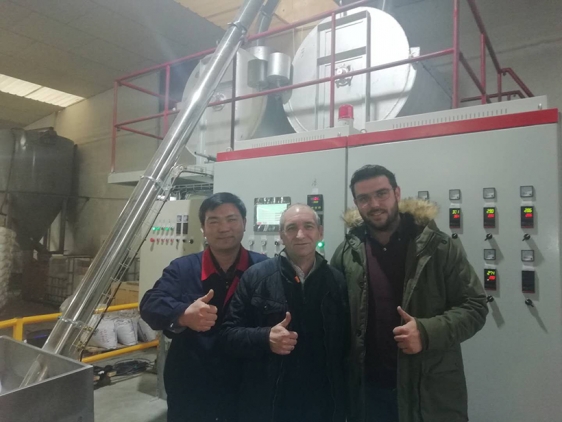 2019年1月，鲁普耐特为西班牙客户定制的PET拉丝机顺利调试成功