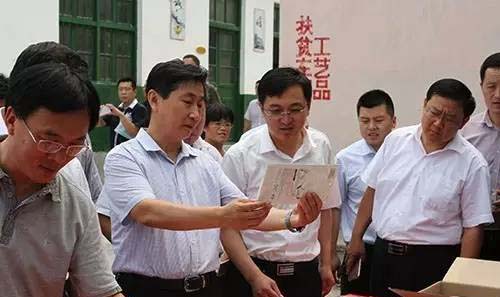 编织袋拉丝机.jpg